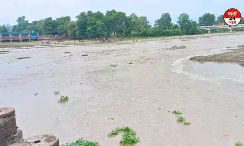 रतमऊ नदी का अचानक बढ़ा जलस्तर, पुलिस की सावधानी से टला बड़ा हादसा