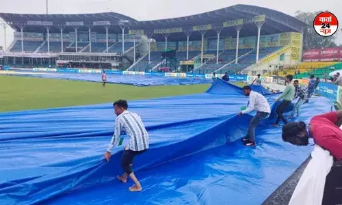 आकाश दीप और अश्विन ने बांग्लादेश के झटके तीन विकेट, फिर शुरू हुई बारिश, मैच बंद आकाश दीप और अश्विन ने बांग्लादेश के झटके तीन विकेट, फिर शुरू हुई बारिश, मैच बंद