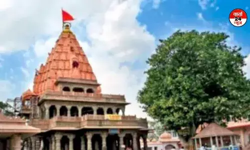 उज्जैन के महाकाल ज्योतिर्लिंग मंदिर में बड़ा हादसा! दो की मौत, चार घायल उज्जैन के महाकाल ज्योतिर्लिंग मंदिर में बड़ा हादसा! दो की मौत, चार घायल