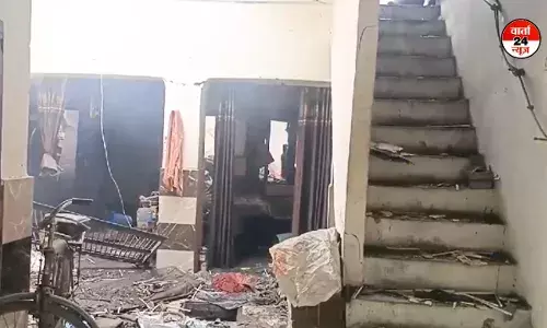 सोनीपत के रिढाऊ गांव में अवैध पटाखा फैक्टरी में लगी आग, 3 की मौत, 7 घायल सोनीपत के रिढाऊ गांव में अवैध पटाखा फैक्टरी में लगी आग, 3 की मौत, 7 घायल