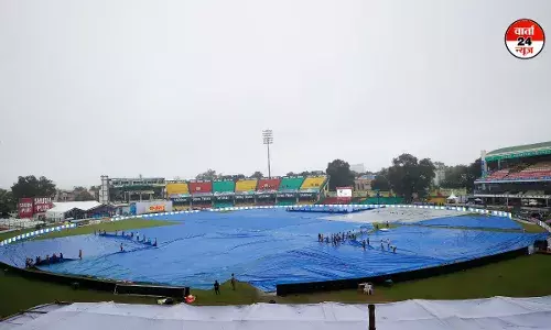 बारिश के कारण कानपुर टेस्ट के दूसरे दिन का खेल रद्द बारिश के कारण कानपुर टेस्ट के दूसरे दिन का खेल रद्द