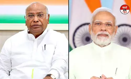 पीएम मोदी ने फोन कर खड़गे की सेहत पूछा, रैली के दौरान बिगड़ी तबीयत पीएम मोदी ने फोन कर खड़गे की सेहत पूछा, रैली के दौरान बिगड़ी तबीयत