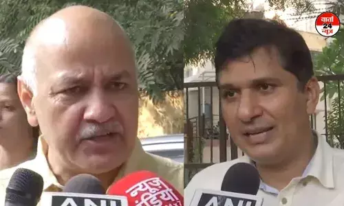 दिल्ली में ऑपरेशन गड्ढा मुक्त निरीक्षण में मनीष सिसोदिया-सौरभ भारद्वाज हुए शामिल दिल्ली में ऑपरेशन गड्ढा मुक्त निरीक्षण में मनीष सिसोदिया-सौरभ भारद्वाज हुए शामिल