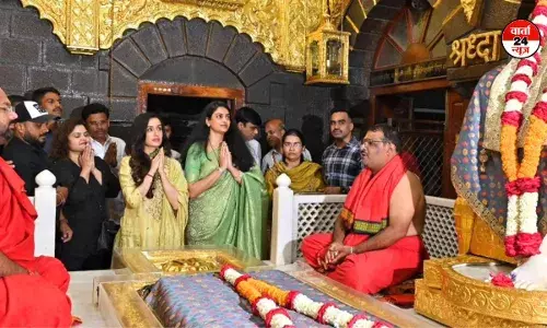 स्त्री 2 फिल्म की सक्सेस पर श्रद्धा कपूर ने शिरडी साईं बाबा मंदिर के किए दर्शन