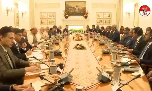 मालदीव के राष्ट्रपति आए भारत, भारत-मालदीव के बीच रिश्ते सुधारने की कोशिश! पीएम मोदी ने मालदीव के राष्ट्रपति के साथ की बैठक मालदीव के राष्ट्रपति आए भारत, भारत-मालदीव के बीच रिश्ते सुधारने की कोशिश! पीएम मोदी ने मालदीव के राष्ट्रपति के साथ की बैठक