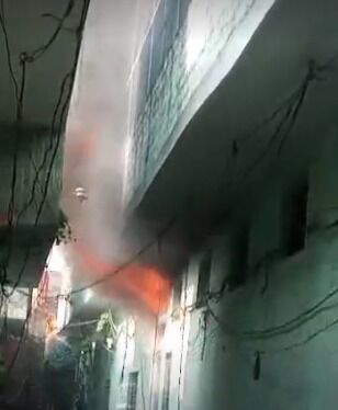 ग्रीन लैंड पब्लिक स्कूल के स्टोर रूम में लगी आग