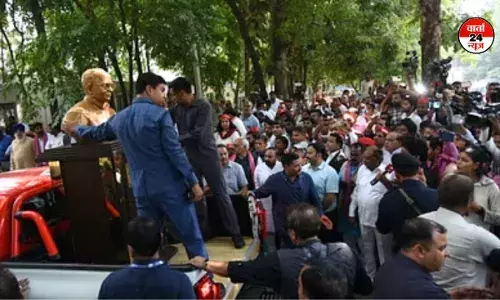 जेपी की श्रद्धांजलि पर मचा सियासी तूल! भूपेंद्र चौधरी ने कहा- अखिलेश यादव सिर्फ मीडिया का ध्यान खींचने के लिए जेपीएनआईसी का दौरा करना चाहते हैं जेपी की श्रद्धांजलि पर मचा सियासी तूल! भूपेंद्र चौधरी ने कहा- अखिलेश यादव सिर्फ मीडिया का ध्यान खींचने के लिए जेपीएनआईसी का दौरा करना चाहते हैं