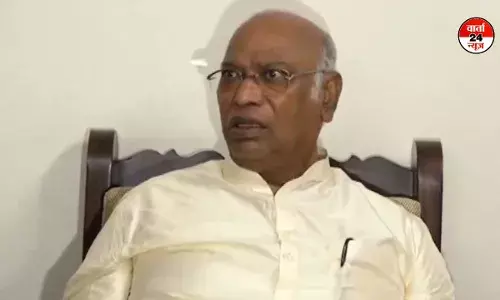 पीएम मोदी बोलते हैं कांग्रेस अर्बन नक्सल की पार्टी है मगर सही में भाजपा ही आतंकी पार्टी है: मल्लिकार्जुन खड़गे पीएम मोदी बोलते हैं कांग्रेस अर्बन नक्सल की पार्टी है मगर सही में भाजपा ही आतंकी पार्टी है: मल्लिकार्जुन खड़गे