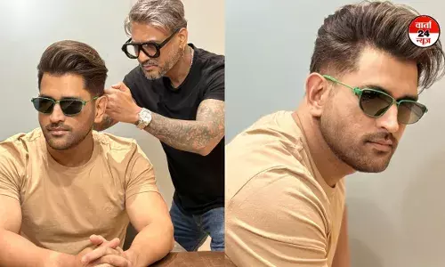 एक बार फिर एमएस धोनी ने बदला अपना लुक, सोशल मीडिया में वायरल हो रही है तस्वीर एक बार फिर एमएस धोनी ने बदला अपना लुक, सोशल मीडिया में वायरल हो रही है तस्वीर