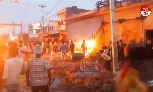 बहराइच में दुर्गा मूर्ति विसर्जन के दौरान हिंसा! 1 युवक की मौत, बहराइच का माहौल हुआ गर्म बहराइच में दुर्गा मूर्ति विसर्जन के दौरान हिंसा! 1 युवक की मौत, बहराइच का माहौल हुआ गर्म