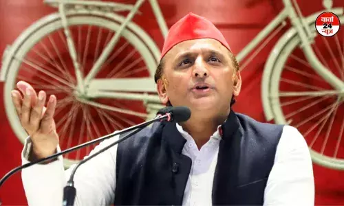 बहराइच में दुर्गा प्रतिमा विसर्जन विवाद पर अखिलेश यादव ने प्रशासन पर उठाया सवाल! पूछा- घटना के समय पुलिस प्रशासन कहां था? बहराइच में दुर्गा प्रतिमा विसर्जन विवाद पर अखिलेश यादव ने प्रशासन पर उठाया सवाल! पूछा- घटना के समय पुलिस प्रशासन कहां था?