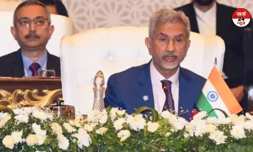 पाकिस्तान में बोले विदेश मंत्री डॉ. एस जयशंकर- यदि सीमा पार की गतिविधियां आतंकवाद, उग्रवाद की विशेषता रखती हैं, तो वे समानांतर रूप से लोगों के बीच आदान-प्रदान को बढ़ावा देने की संभावना नहीं रखती पाकिस्तान में बोले विदेश मंत्री डॉ. एस जयशंकर- यदि सीमा पार की गतिविधियां आतंकवाद, उग्रवाद की विशेषता रखती हैं, तो वे समानांतर रूप से लोगों के बीच आदान-प्रदान को बढ़ावा देने की संभावना नहीं रखती