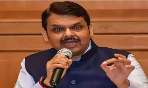 देवेंद्र फडणवीस ने शरद पवार को दी चुनौती, महाविकास अघाड़ी पर साधा निशाना देवेंद्र फडणवीस ने शरद पवार को दी चुनौती, महाविकास अघाड़ी पर साधा निशाना