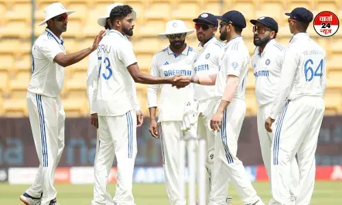 न्यूजीलैंड की पहली पारी 402 रन पर समाप्त, भारत से 356 रन की बढ़त की हासिल न्यूजीलैंड की पहली पारी 402 रन पर समाप्त, भारत से 356 रन की बढ़त की हासिल