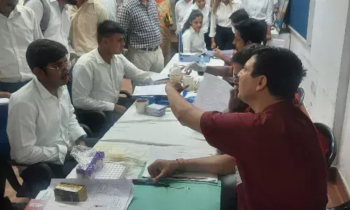 वरदान मल्टीस्पेश्यलिटी हॉस्पिटल एवं रोटरी क्लब गाजियाबाद नॉर्थ के विद्यार्थियों ने किया रक्तदान वरदान मल्टीस्पेश्यलिटी हॉस्पिटल एवं रोटरी क्लब गाजियाबाद नॉर्थ के विद्यार्थियों ने किया रक्तदान