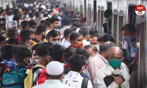 दिवाली की भीड़ में मुंबई के बांद्रा स्टेशन पर भगदड़, 9 लोग घायल, 2 की हालात गम्भीर दिवाली की भीड़ में मुंबई के बांद्रा स्टेशन पर भगदड़, 9 लोग घायल, 2 की हालात गम्भीर