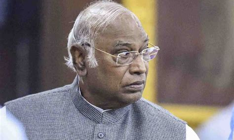 मल्लिकार्जुन खड़गे ने महाराष्ट्र कांग्रेस को बजट के आधार पर वादा करने की दी सलाह! भाजपा नेता रवि शंकर प्रसाद ने किया पलटवार