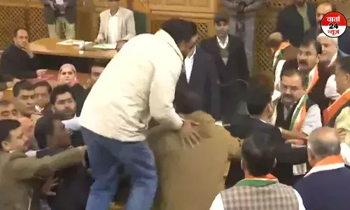 जम्मू-कश्मीर के विधानसभा सत्र में आर्टिकल 370 पर छिड़ा संग्राम! विधायकों के बीच आज भी हाथापाई