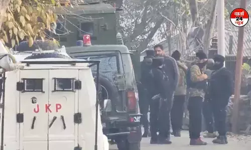 जम्मू-कश्मीर के सोपोर में सुरक्षाबलों ने दो आतंकियों को किया ढेर जम्मू-कश्मीर के सोपोर में सुरक्षाबलों ने दो आतंकियों को किया ढेर