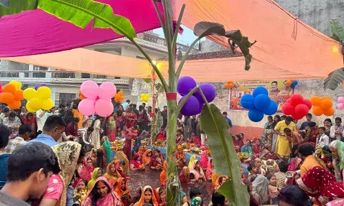 गाजियाबाद सहित संजय नगर में धूम धाम से मनाया गया छठ पर्व गाजियाबाद सहित संजय नगर में धूम धाम से मनाया गया छठ पर्व