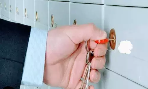 बैंक में लॉकर की चांबी बदलने का आरोप बैंक में लॉकर की चांबी बदलने का आरोप