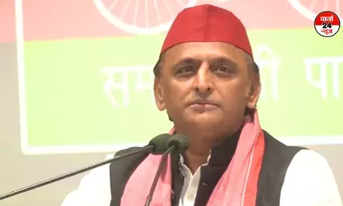 अखिलेश यादव ने सीएम योगी के संत होने पर उठाया सवाल! कहा- कोई व्यक्ति अपने कपड़ों से नहीं बल्कि अपनी बातों से योगी होता है अखिलेश यादव ने सीएम योगी के संत होने पर उठाया सवाल! कहा- कोई व्यक्ति अपने कपड़ों से नहीं बल्कि अपनी बातों से योगी होता है