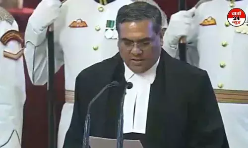 जस्टिस संजीव खन्ना ने भारत के 51वें CJI के रूप में ली शपथ जस्टिस संजीव खन्ना ने भारत के 51वें CJI के रूप में ली शपथ