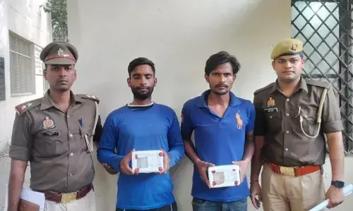 दान पत्र से पैसे चोरी करने वाले दो चोर गिरफ्तार दान पत्र से पैसे चोरी करने वाले दो चोर गिरफ्तार