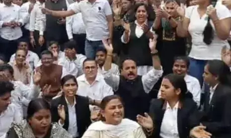 गाजियाबाद में आज शाम योगी करेंगे रोड शो...वकीलों के आंदोलन ने पकड़ा तुल, पांच राज्यों के एडवोकेट करेंगे महासम्मेलन गाजियाबाद में आज शाम योगी करेंगे रोड शो...वकीलों के आंदोलन ने पकड़ा तुल, पांच राज्यों के एडवोकेट करेंगे महासम्मेलन