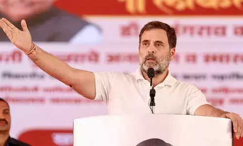 अब राहुल गांधी के बैग की जांच, अमरावती में चुनाव आयोग के अधिकारियों का निरीक्षण अब राहुल गांधी के बैग की जांच, अमरावती में चुनाव आयोग के अधिकारियों का निरीक्षण