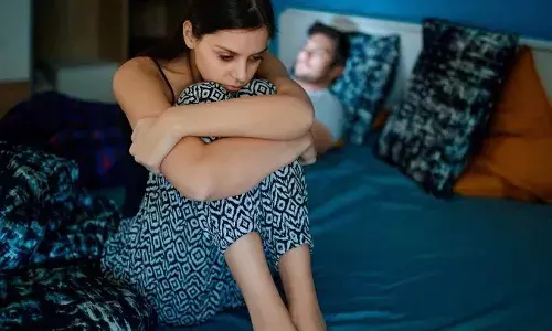 पत्नी के साथ दोस्त की घिनौनी हरकत, पति ने रखी खौफनाक शर्त, जानें पूरा मामला पत्नी के साथ दोस्त की घिनौनी हरकत, पति ने रखी खौफनाक शर्त, जानें पूरा मामला