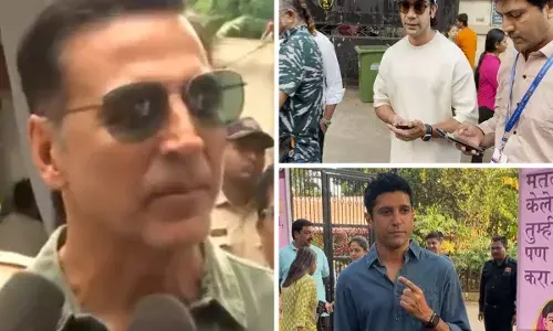 वोटिंग के लिए उतरे बॉलीवुड सितारे, अक्षय कुमार से लेकर पूजा भट्ट तक ने दिया लोकतंत्र में योगदान वोटिंग के लिए उतरे बॉलीवुड सितारे, अक्षय कुमार से लेकर पूजा भट्ट तक ने दिया लोकतंत्र में योगदान