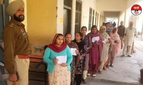 पंजाब विधानसभा उपचुनाव: डेरा बाबा नानक में वोटिंग के दौरान आप और कांग्रेसी कार्यकर्ता भिड़े पंजाब विधानसभा उपचुनाव: डेरा बाबा नानक में वोटिंग के दौरान आप और कांग्रेसी कार्यकर्ता भिड़े
