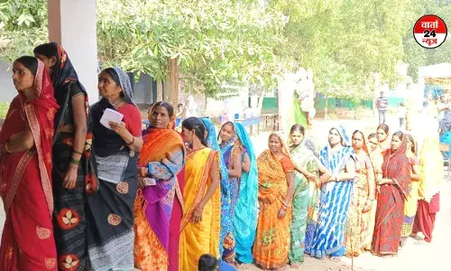 दोपहर 1 बजे तक महाराष्ट्र में 32.18% तो झारखंड में 47.92% मतदान दोपहर 1 बजे तक महाराष्ट्र में 32.18% तो झारखंड में 47.92% मतदान