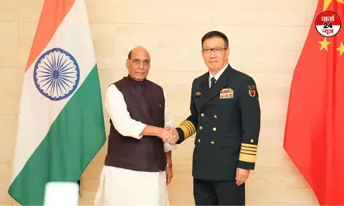 रक्षा मंत्री राजनाथ सिंह लाओस पहुंचे, चीन के राष्ट्रीय रक्षा मंत्री के साथ की द्विपक्षीय बैठक रक्षा मंत्री राजनाथ सिंह लाओस पहुंचे, चीन के राष्ट्रीय रक्षा मंत्री के साथ की द्विपक्षीय बैठक