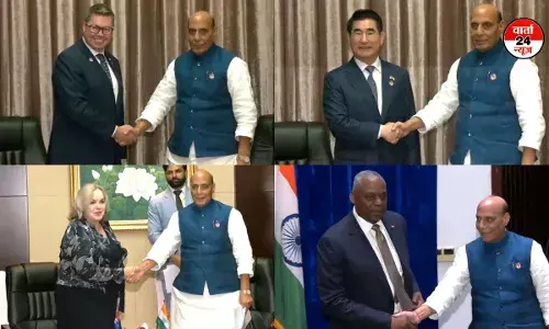 लाओस: राजनाथ सिंह ने न्यूजीलैंड, दक्षिण कोरियाई, ऑस्ट्रेलिया और अमेरिका के रक्षा मंत्रियों से मुलाकात की लाओस: राजनाथ सिंह ने न्यूजीलैंड, दक्षिण कोरियाई, ऑस्ट्रेलिया और अमेरिका के रक्षा मंत्रियों से मुलाकात की