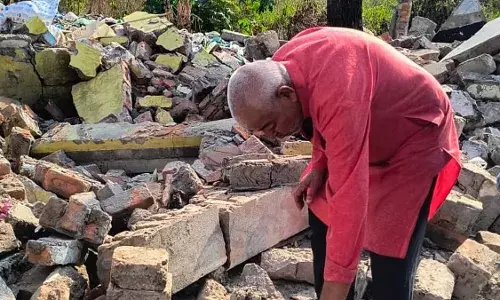 बुलडोजर की मार! जम्मू में कश्मीरी पंडितों की दुकानों पर कार्रवाई, जानें उमर अब्दुल्ला सरकार का जवाब