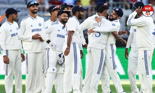 ऑस्ट्रेलिया पहली पारी में ऑलआउट! भारत को 46 रन की बढ़त, कप्तान जसप्रीत बुमराह ने झटके 5 विकेट ऑस्ट्रेलिया पहली पारी में ऑलआउट! भारत को 46 रन की बढ़त, कप्तान जसप्रीत बुमराह ने झटके 5 विकेट