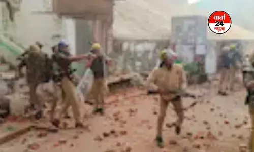 Sambhal Volience: मंगलवार को संभला संभल! स्कूल-दुकानें खुलीं, लोग भी बाहर निकले