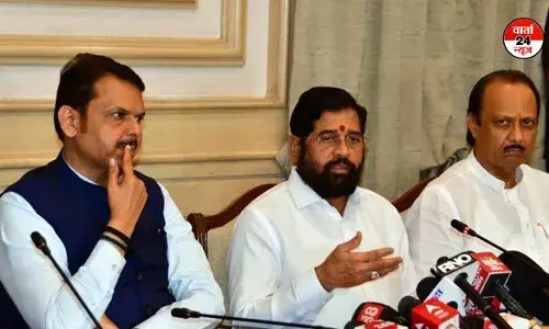 महाराष्ट्र में सीएम पद का सस्पेंस बरकरार! क्या है महायुति की राय, जानें? महाराष्ट्र में सीएम पद का सस्पेंस बरकरार! क्या है महायुति की राय, जानें?