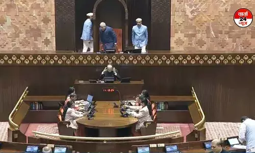 विपक्ष के हंगामे को लेकर राज्यसभा की कार्यवाही सोमवार सुबह 11 बजे तक के लिए स्थगित