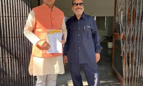 आरडब्लूए चुनाव में अनियमितताओं और अवैध चुनाव प्रक्रिया के खिलाफ डीएम को सौंपा ज्ञापन