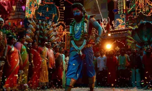 पुष्पा: द रूल के रिलीज से पहले ही बंपर एडवांस बुकिंग, 48 घंटों में बिके 7 लाख टिकट पुष्पा: द रूल के रिलीज से पहले ही बंपर एडवांस बुकिंग, 48 घंटों में बिके 7 लाख टिकट