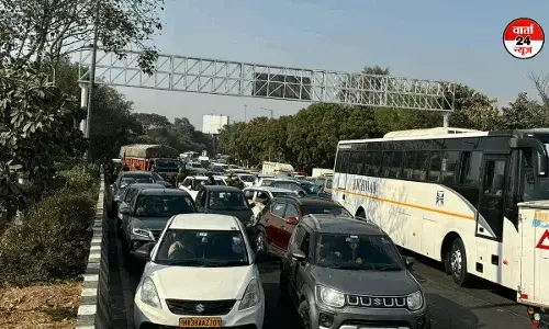 पूरे दिन जाम के बाद मिली निजात! दलित प्रेरणा स्थल पर रुके किसान