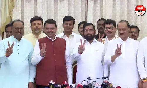 महाराष्ट्र में सरकार गठन की प्रक्रिया शुरू! देवेंद्र फडणवीस ने कहा- सीएम और उपमुख्यमंत्री के पद केवल तकनीकी पद, हम सभी मिलकर महाराष्ट्र के लिए काम करेंगे महाराष्ट्र में सरकार गठन की प्रक्रिया शुरू! देवेंद्र फडणवीस ने कहा- सीएम और उपमुख्यमंत्री के पद केवल तकनीकी पद, हम सभी मिलकर महाराष्ट्र के लिए काम करेंगे