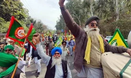 शंभू बॉर्डर पर किसान आंदोलन तेज, दिल्ली कूच की योजना पर अड़े किसान शंभू बॉर्डर पर किसान आंदोलन तेज, दिल्ली कूच की योजना पर अड़े किसान