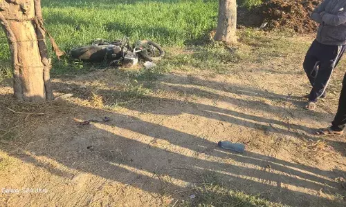 सड़क हादसे में दो भाइयों की गई जान, अज्ञात वाहन से टक्कर लगने की आशंका सड़क हादसे में दो भाइयों की गई जान, अज्ञात वाहन से टक्कर लगने की आशंका