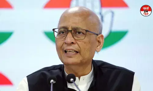 राज्यसभा में नोटों की गड्डी मिलने मामले में मनु सिंघवी ने क्यों कहा कि हर सीट के चारों ओर कांच का एक बॉक्स बनाया जाना चाहिए... राज्यसभा में नोटों की गड्डी मिलने मामले में मनु सिंघवी ने क्यों कहा कि हर सीट के चारों ओर कांच का एक बॉक्स बनाया जाना चाहिए...