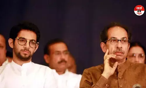 सीएम फडणवीस और दोनों डिप्टी सीएम ने विधायक पद की ली शपथ! उद्धव गुट ने शपथ लेने से किया इनकार सीएम फडणवीस और दोनों डिप्टी सीएम ने विधायक पद की ली शपथ! उद्धव गुट ने शपथ लेने से किया इनकार