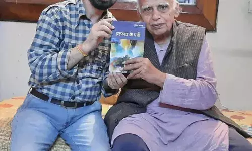 पत्रकारिता और साहित्य में सामंजस्य कायम करना है तो कुलदीप तलवार के 90 साल के जीवन में झांकना होगा : डॉ चेतन आनंद